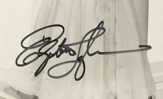 Elizabeth Taylor Signed 8x10 B&W Vintage Photo Autographed AUTO JSA LOA 2