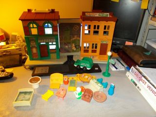 Vintage Fisher Price 1974 Play Family Sesame Street House,  Some 938