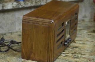 Philco 38 - 17T Vintage Tube Radio Restored and with Wood Cabinet 2