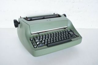 Vintage 1969 IBM Selectric Typewriter Compact Model 1 I RARE Green 2