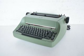 Vintage 1969 IBM Selectric Typewriter Compact Model 1 I RARE Green 3
