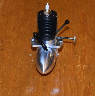 1947 Top 19 v2a ignition model airplane engine vintage.  19 motor fuel tank Japan 7