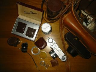 Vintage Leica 35 mm camera with 7
