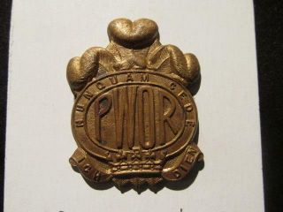 Princess Of Wales Own Regiment Canada Wwii/post - Wwii Brass Cap Badge