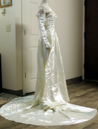 VTG 1930s EXQUISITE LUMINOUS LIQUID SATIN WEDDING BRIDAL GOWN/ TRAIN,  GLOVES 5