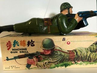 Vintage RARE China ME 644 Tin Tinplate Machine Gun Drill Soldier B/O Boxed 4