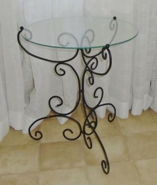 Retro Vintage 18in Iron Rod End Table Plant Stand In Black - W 15in Glass Shelf