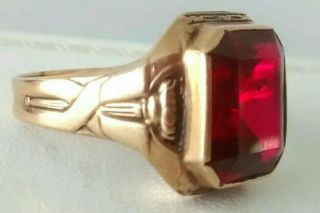 LARGE MENS 10K ART DECO RING WITH RED CENTER STONE NR 2