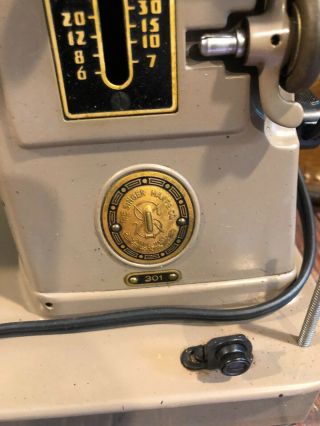 Vintage Portable Singer Sewing Machine 301 With Case Powers On 3
