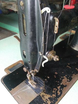 Vintage Singer 31 - 15 Industrial Sewing Machine only good 7