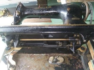 Vintage Singer 31 - 15 Industrial Sewing Machine only good 8