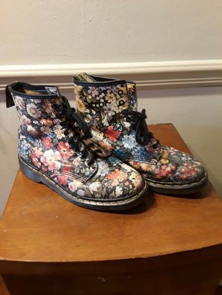 Doc Dr.  Martens Black Floral Boots Made In England Rare Vintage 7uk Us: Womens 9