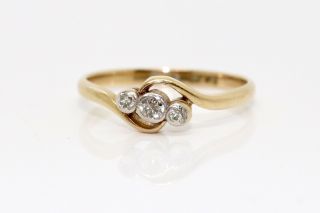 A Fine Antique Art Deco 18ct & Platinum 0.  10tcw Diamond 3 Stone Ring 12724