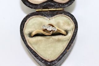 A Fine Antique Art Deco 18ct & Platinum 0.  10TCW Diamond 3 Stone Ring 12724 7