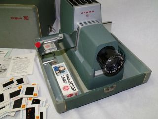 Vintage Argus 300 Model Iii Slide Projector W/ Case & Extra Newbulb 1960 