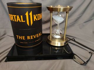 Mortal Kombat 11 Rare 2019 Reveal Hourglass W/case & Card By Gamestop Collectibl