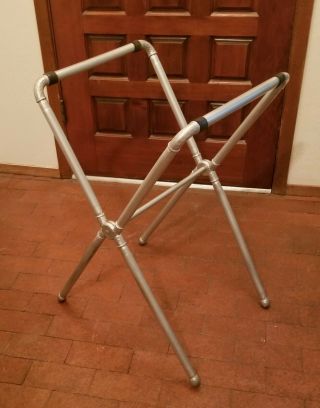VNTG Rare Everlast Hammered Aluminum Butler’s Tray & Stand (W21) 2