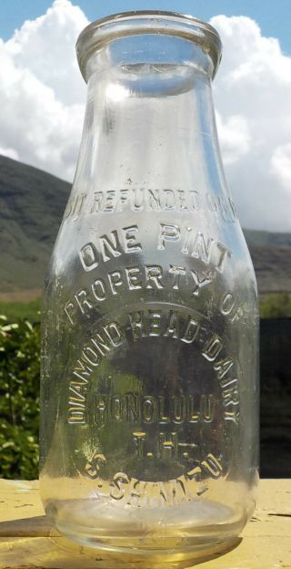Vintage Diamond Head Dairy Honolulu T.  H.  Pint Milk Bottle Hawaii Hawaiian