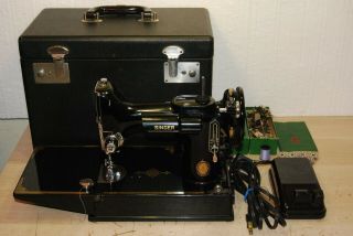 Vintage 1951 Singer Featherweight 221 Sewing Machine W/ Case -,