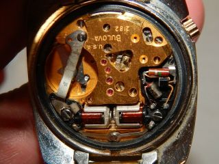 Vintage Bulova Accutron 2182 Men ' s Day/ Date Watch. 2