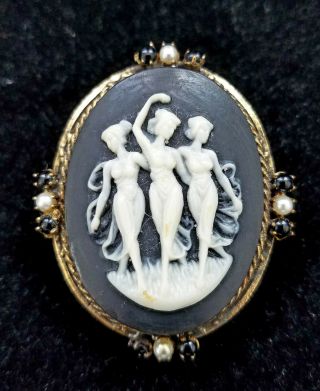 Vintage By Robert Black White Cameo Pendant Pin Brooch