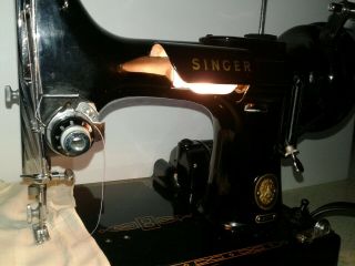 Vintage 1957 Singer 221 Featherweight Sewing Machine w/Case & Acessories -. 2
