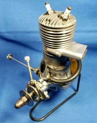 Vintage Cyclone 65 Twin Plug Model Spark Ignition CL/UC Tether Car Engine 3