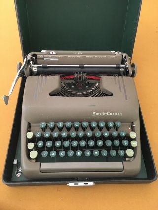 Vintage 1950’s Smith - Corona Silent - 5 Typewriter And Travel Case