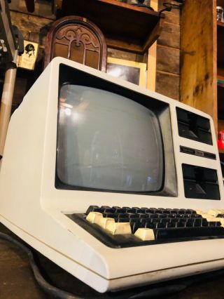 Vintage Tandy TRS - 80 Model 4 Computer 4