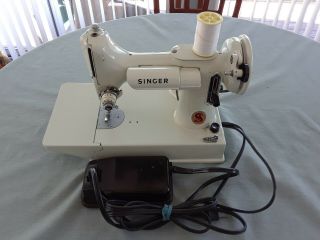 Vintage Singer 221k White Featherweight Sewing Machine & Case