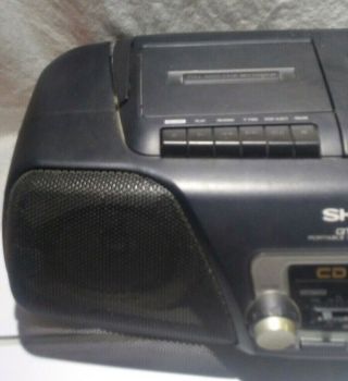 VINTAGE SHARP QT - CD114 PORTABLE AM/FM STEREO CD CASSETTE PLAYER RECORDER BOOMBOX 2