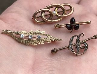 A Small Selection Of Antique / Vintage 9ct Gold Stone Set Bar Brooches 6.  2grams
