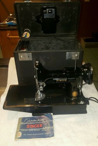 Rare - 1955 Vtg Singer Featherweight Sewing Machine No.  221 - 1 With Case