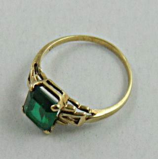 10k Yellow Gold 1.  5 Carat Emerald Solitaire Ring Size 5.  75