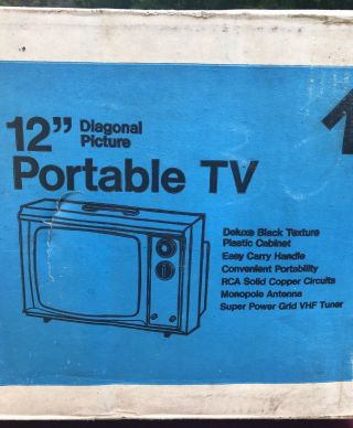 Vintage RCA Solid State 1974 Portable TV 12” Knob Controls Model AS 125E 4