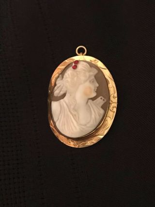 Antique Cameo Brooch / Pendant 10K Yellow Gold 8