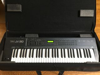 Roland Jv - 30 16 Part Multi Timbral Synthesizer 90 