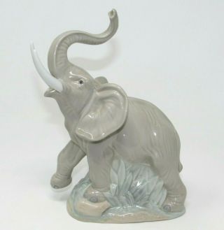 Vintage Lladro Spain Nao Daisa 8 3/4 " Elephant Porcelain Figurine Wildlife Lucky