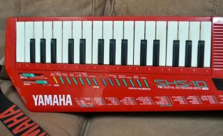 Vintage Red Yamaha Keytar SHS - 10 FM Digital Keyboard With Midi & Strap 4