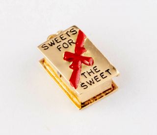 Vintage 14k Gold 3d Charm / Pendant Box Of Candy Sweets For The Sweet Lid Opens