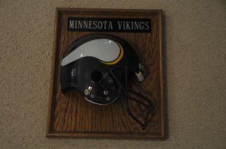 Vintage Full Size Minnesota Vikings Helmet Plaque 4