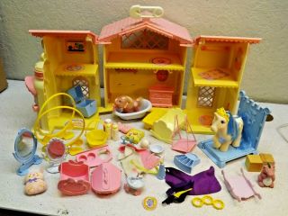 1985 Vintage My Little Pony Lullaby Nursery House W/ Ponies & Accessories