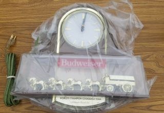 Vintage/rare - Hanging Budweiser Clydesdale Lighted Clock Never Displayed
