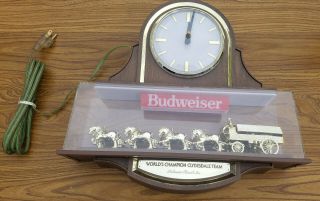 Vintage/Rare - Hanging Budweiser Clydesdale Lighted Clock NEVER DISPLAYED 2