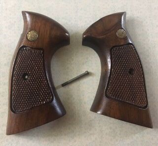 Vintage Smith & Wesson S&W Walnut Checkered Target Pistol Grips K Frame Sq Butt 4