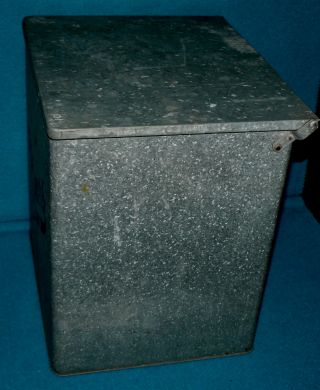 Vintage : WARNER ' S DAIRY : Red Lion,  PA galvanized COOLER BOX @ Milk Man PORCH 4