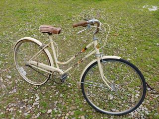 Vintage All Pro.  Ladies 3 Speed Cruiser Bicycle Bike Rare Find