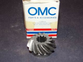 Nos Omc Johnson Evinrude Small Boat Engine Vintage Outboard Pinion Gear 307752