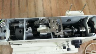 Vintage Bernina Matic 810 Multi - Stitch 3/4 Sewing Machine in 5