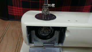 Vintage Bernina Matic 810 Multi - Stitch 3/4 Sewing Machine in 6
